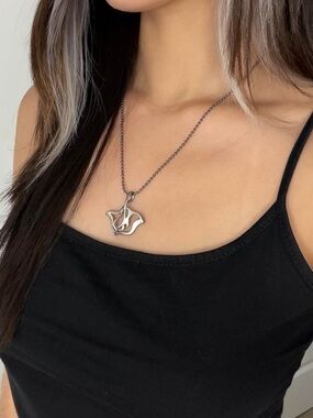 Vintage Abstract Stringray Silver Pendant Necklace
